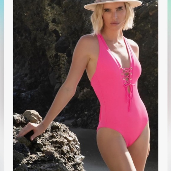 Becca Swimsuit- New 🌴🌴🏖🏖 - Picture 11 of 13